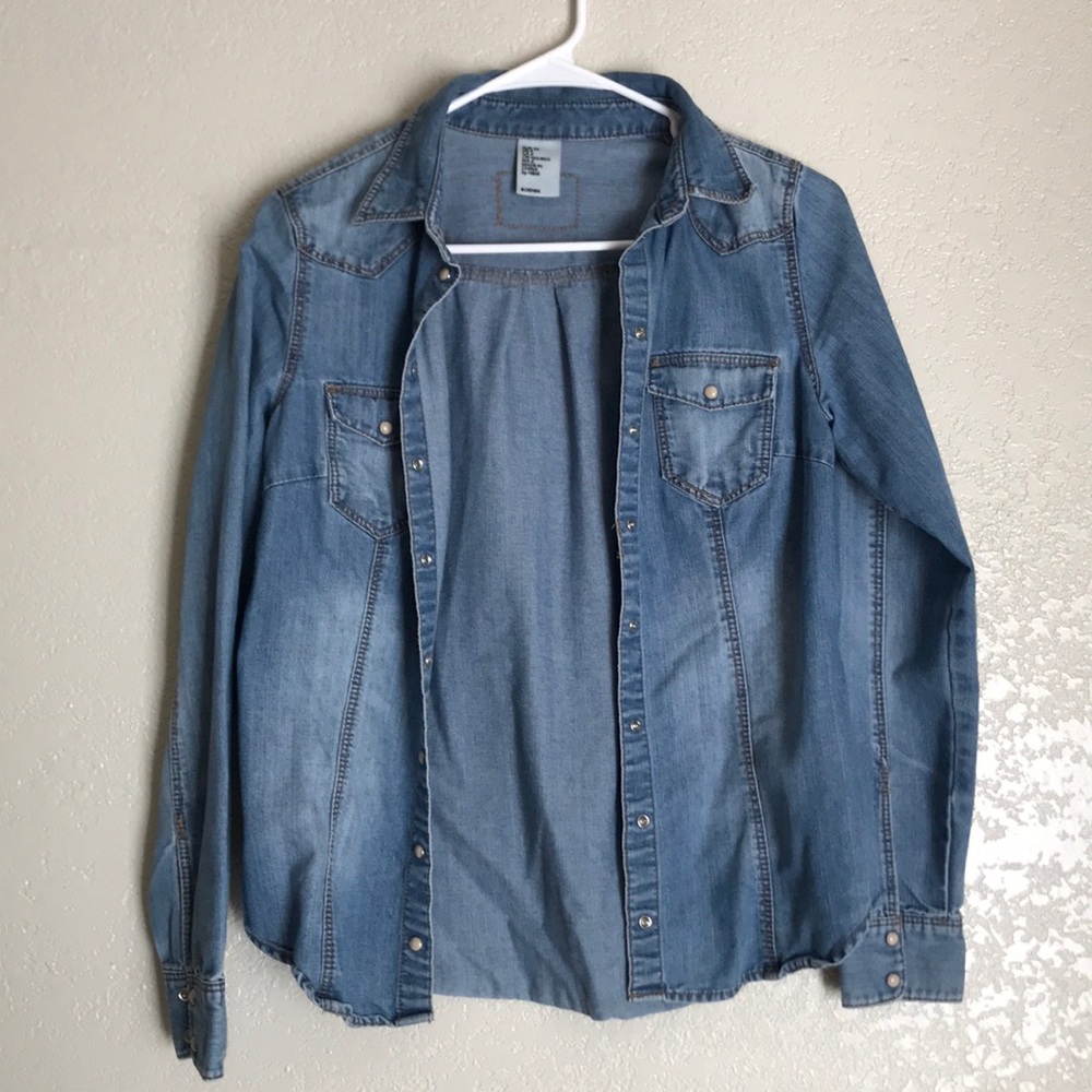 🎄(3 for $20) H&M Denim shirt